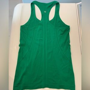 Lululemon 🍋 Swiftly Tech Racerback sz 6 💚